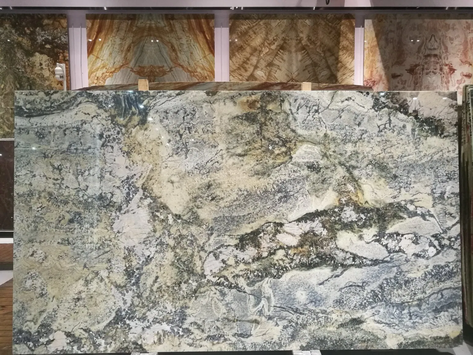 Kamarica Multicolor Quartzite Tiles&Slabs&Countertop