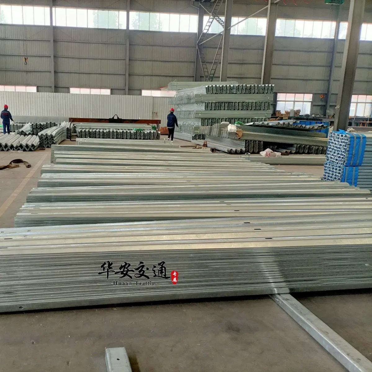Barriers on Road W Beam Crash Barrier Galvanized Highway Guardrail Aashto M180 Stainless Steel with CE Certificate for Sale