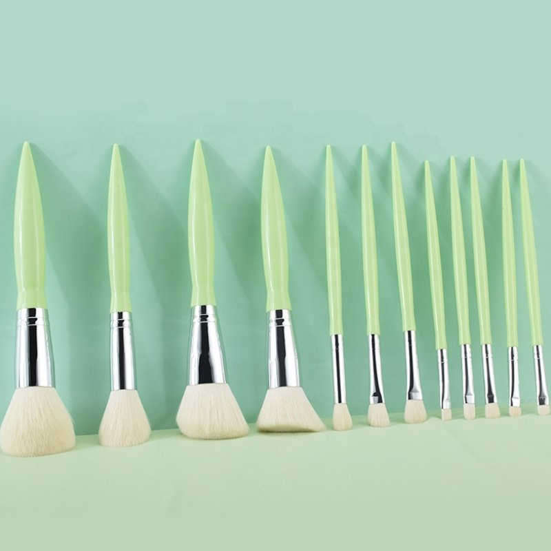 Individual Makeup Brush Set 9PCS Light Green Cosmetic Brush Set with Wooden Handle
