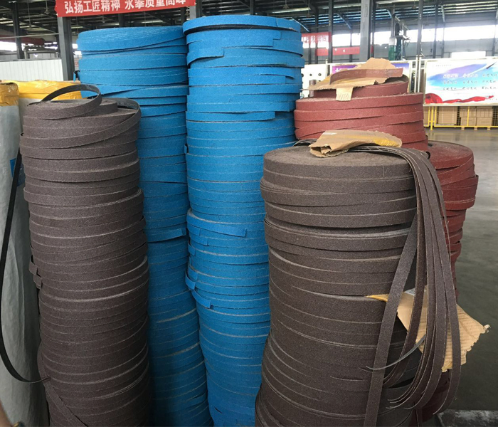 Абразивный рулон из синей шлифовальной ткани для металла