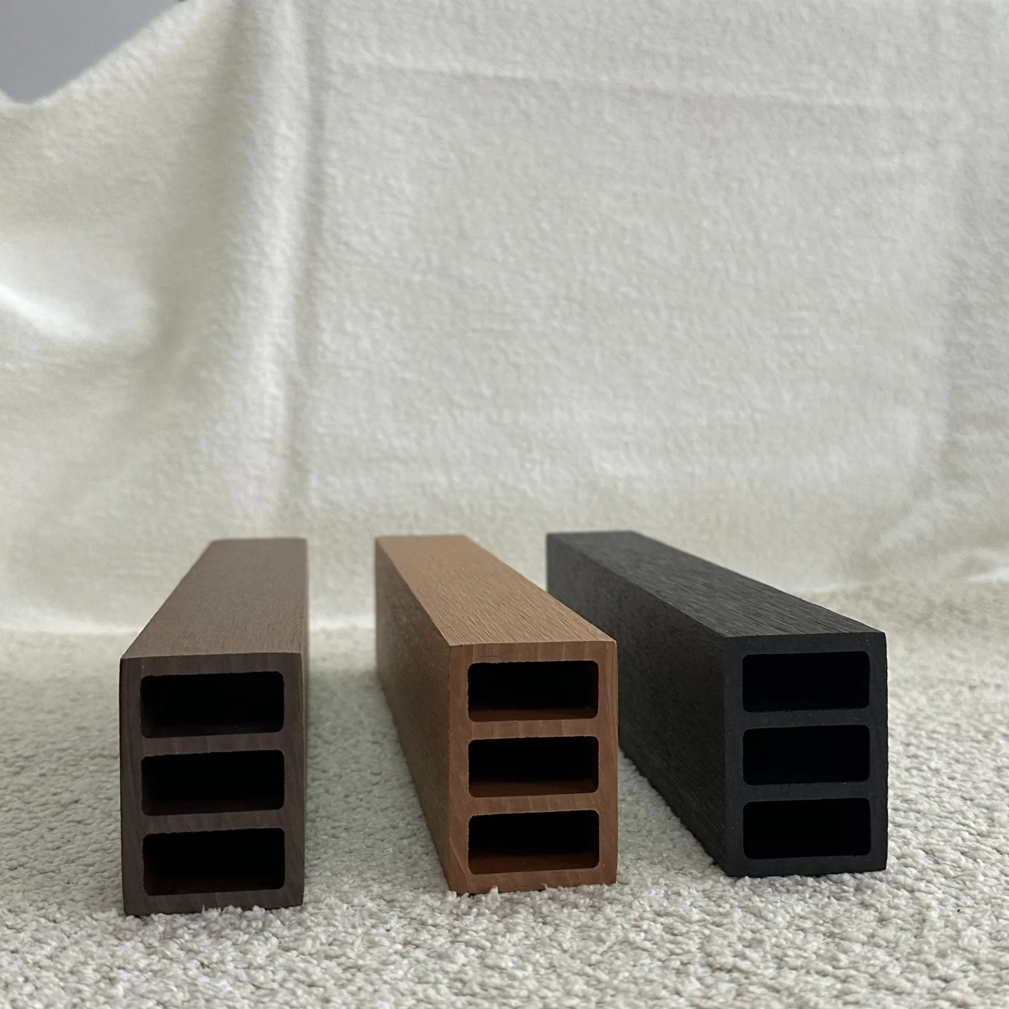 Modular WPC Louver Grid 60X40mm Snap-Fit Assembly Recyclable Composite Material