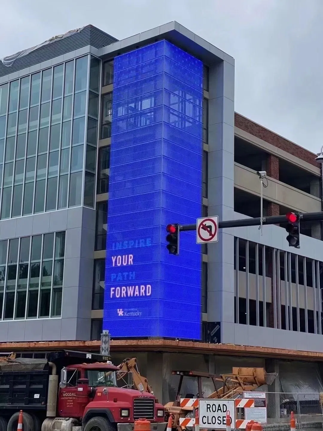 3.9 High Brightness Transparent LED Display