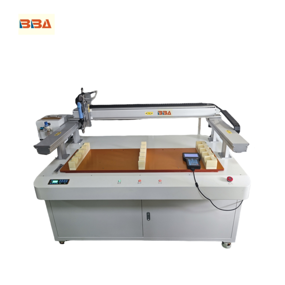 Автоматический шуруповерт BBA с автоподачей и сенсорным экраном