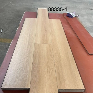 Oak Engineered Wood Flooring/Hardwood Flooring/Timber Flooring for Interior Decoration