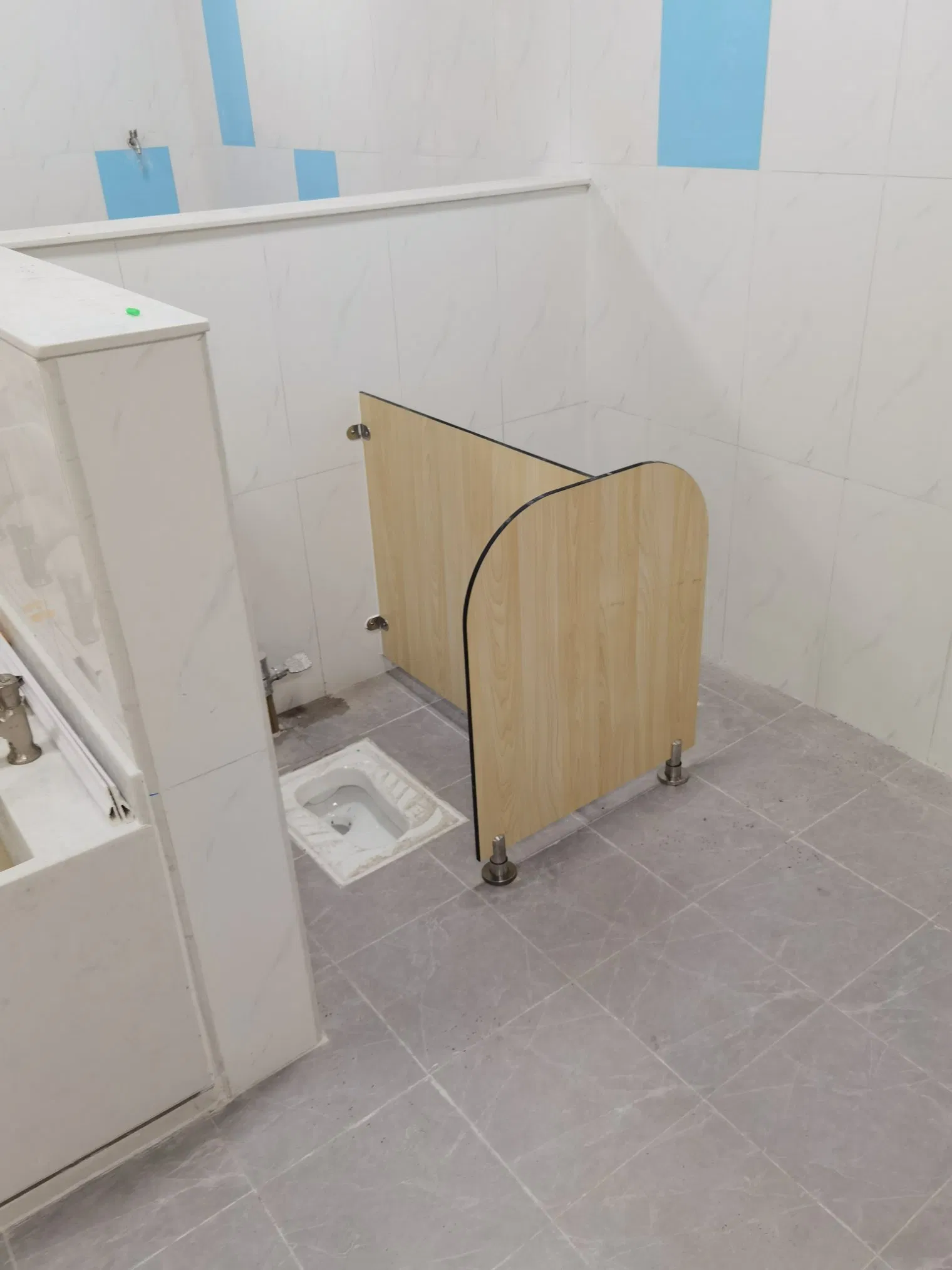 Fumeihua Kindergarten Preschool Nursery HPL Toilet Cubicles Partition