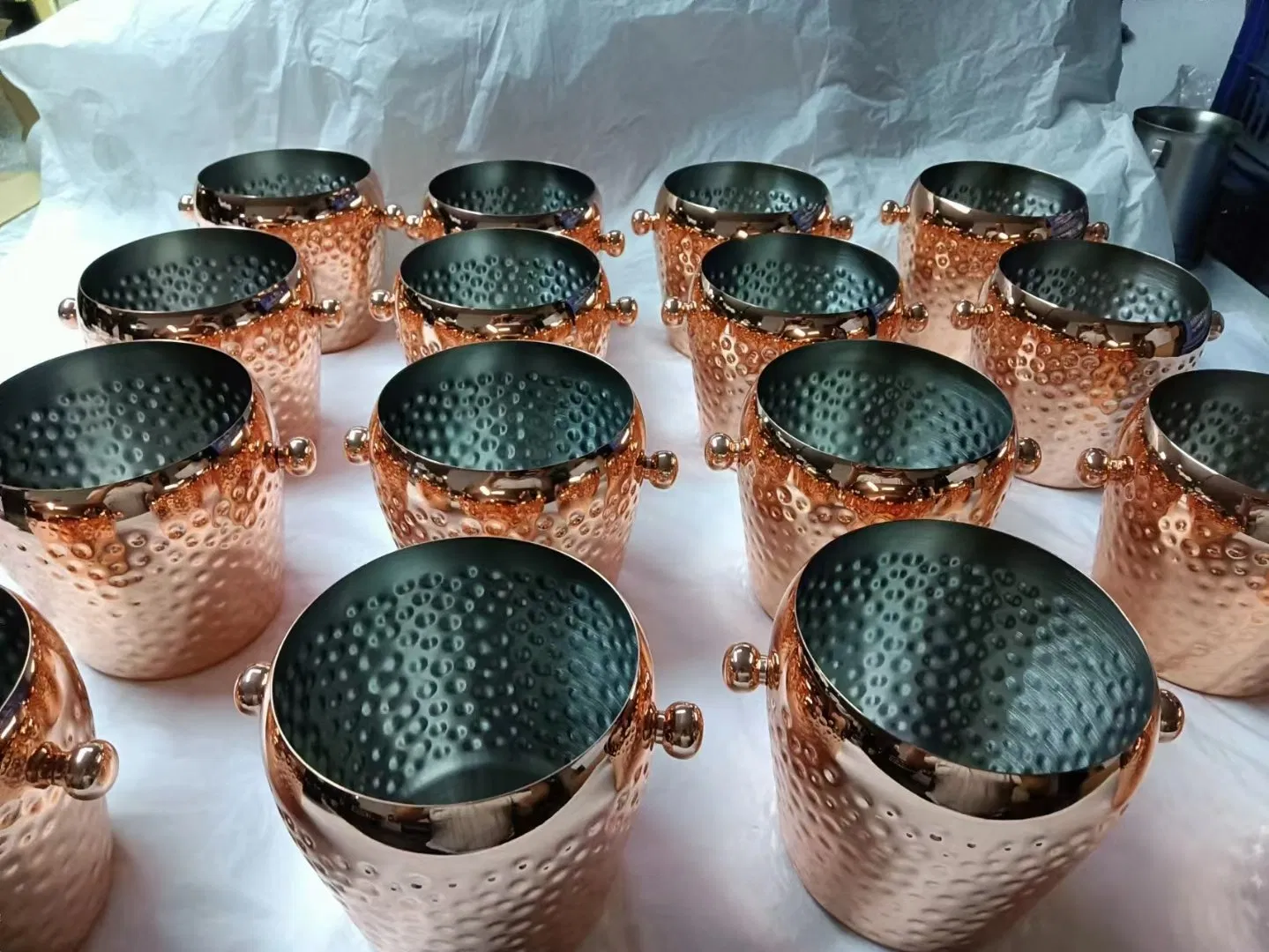 2 Liters Hammered Ice Bucket Luxury Champagne Cooler Wine Chiller with Ears