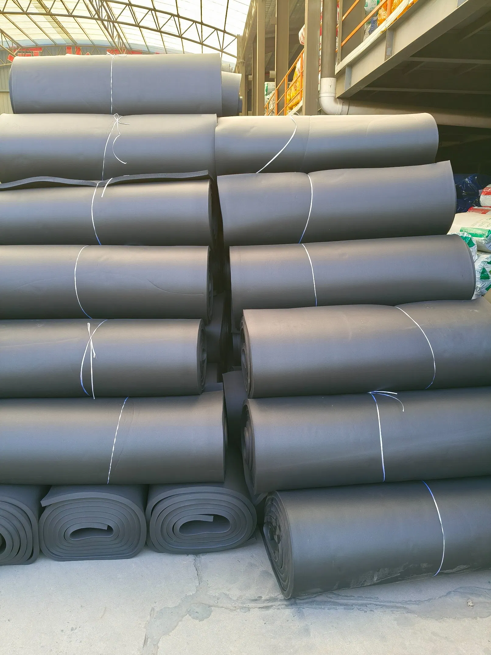 35kg 45kg 50kg Insulation Closed Cell Foam Rolls 13mm 18mm 21mm 23mm 25mm Black Rubber Sheets NBR/Metal/PVC/Plastic ISO Certified for Roofing 30mm 50mm