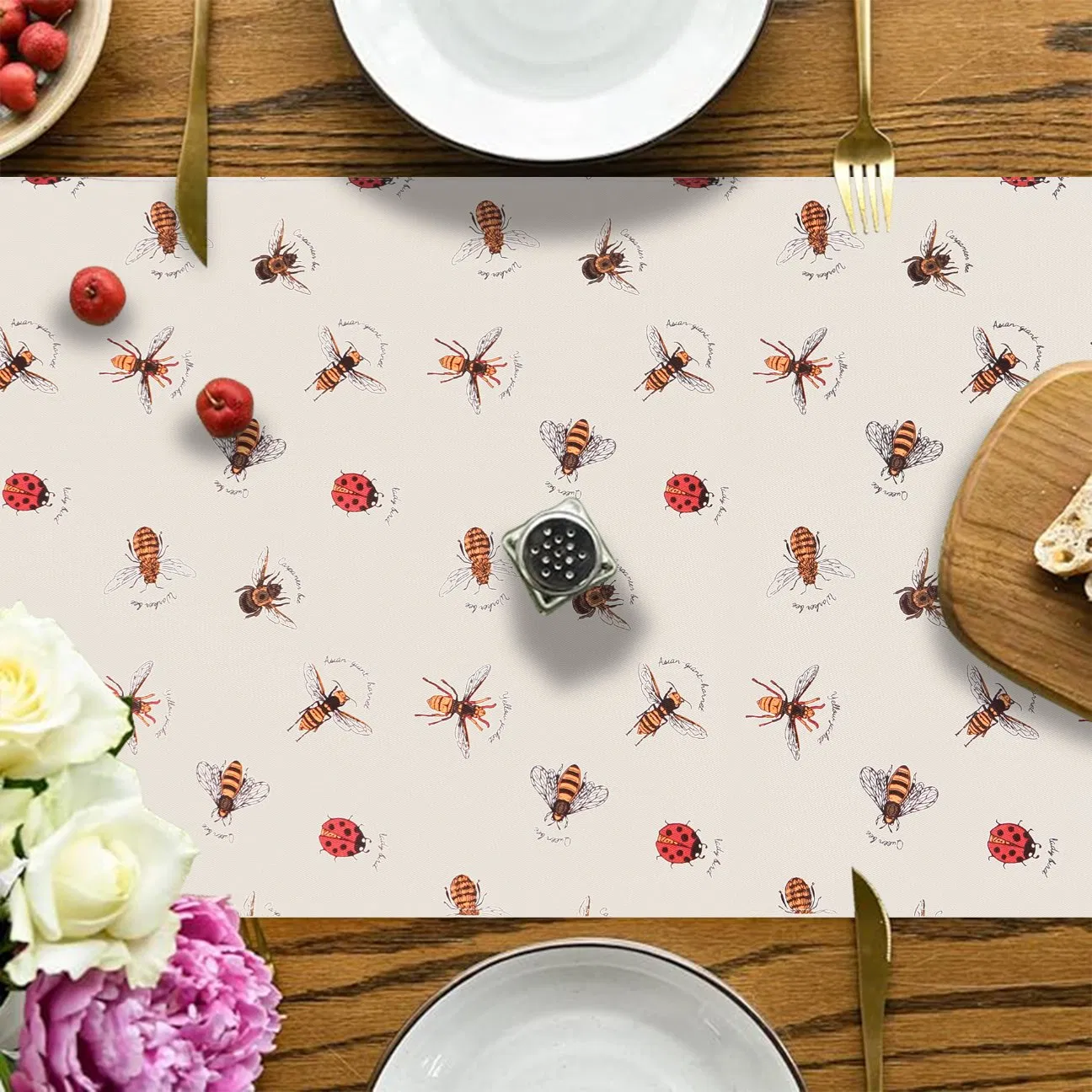 China Good Quality 100% Cotton Textile Home Party Bee Decoration Tablecloth Table Runner