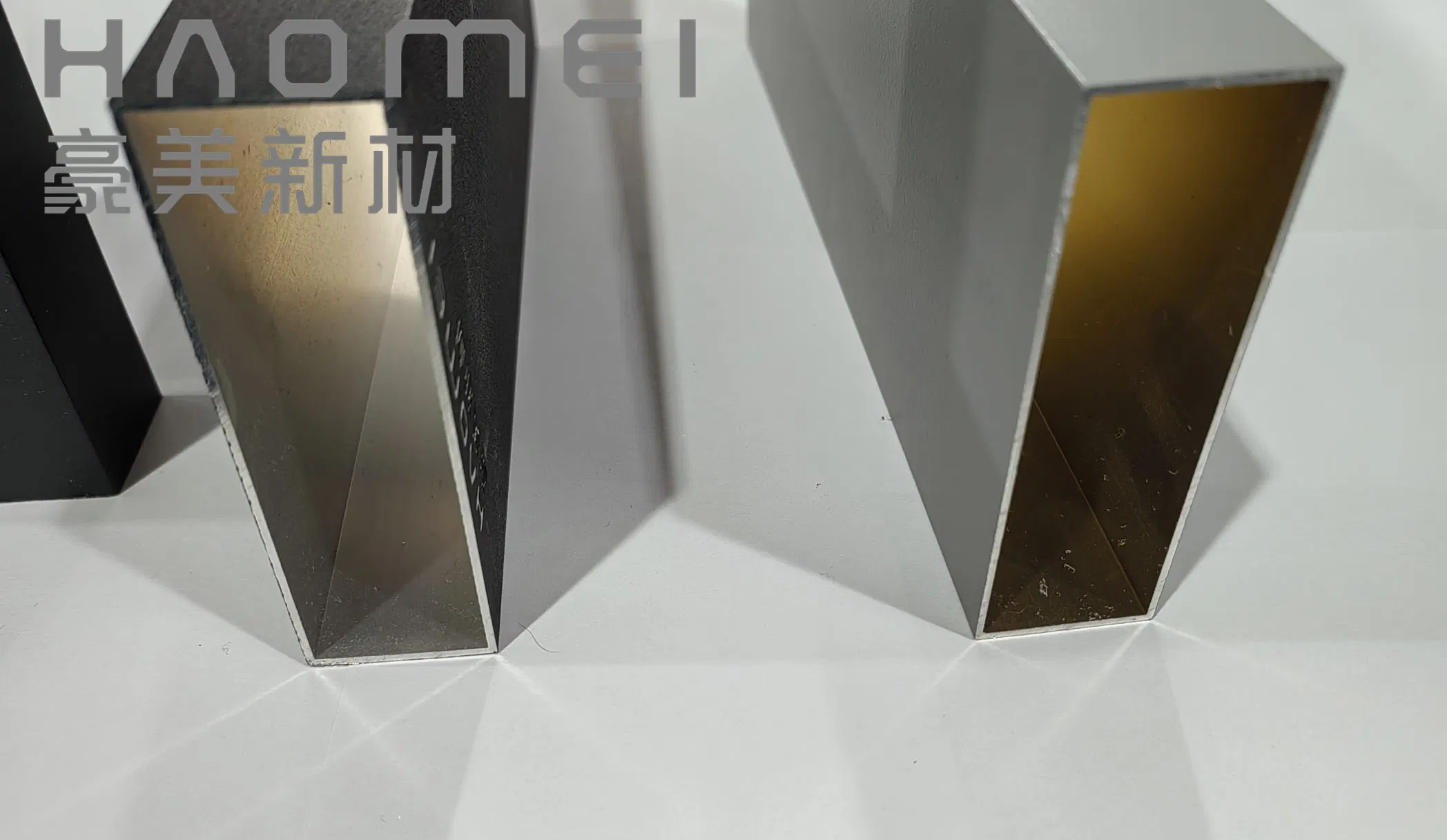 Customized Aluminum Extrusion Tube Black Color Powder Coated or Sliver Color Powder Coated