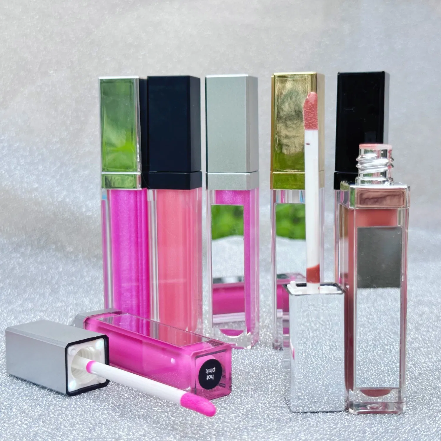 Bulk Price LED Light Lipgloss with Mirror Luxury Exquisite Long Lasting Colorfast Beautiful Lip Makeup Private Label Lipgoss