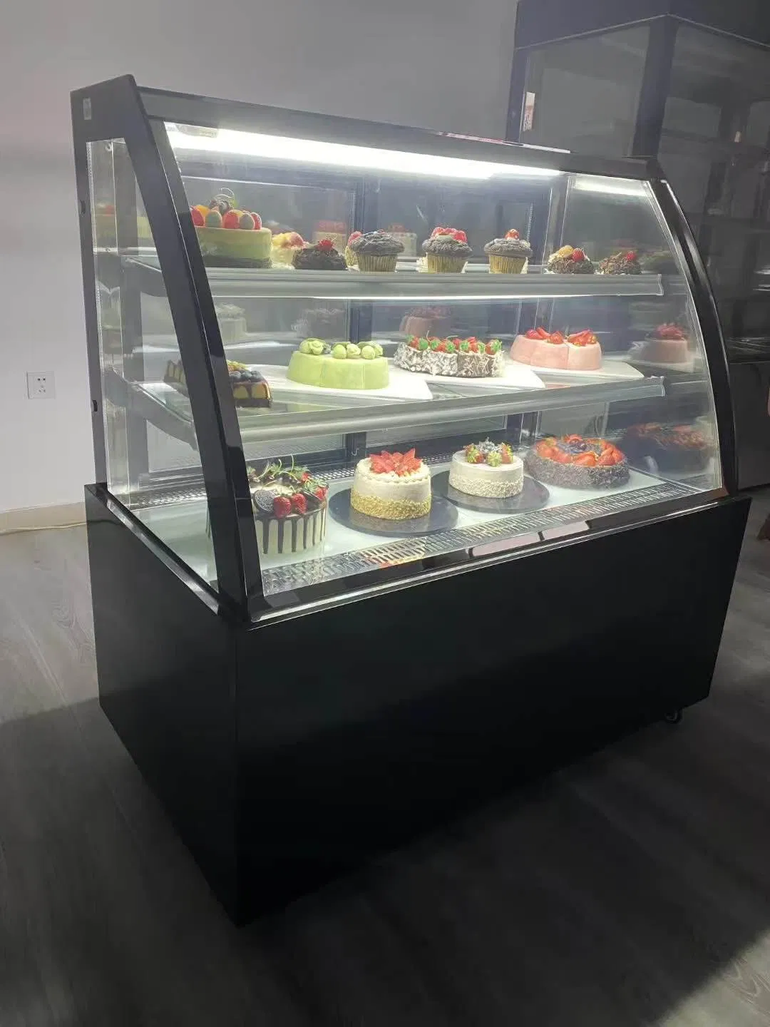 Premium Dessert Display Cooler Fridge for Bakeries and Café S