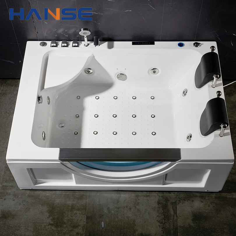 Большая джакузи с гидромассажем для двоих