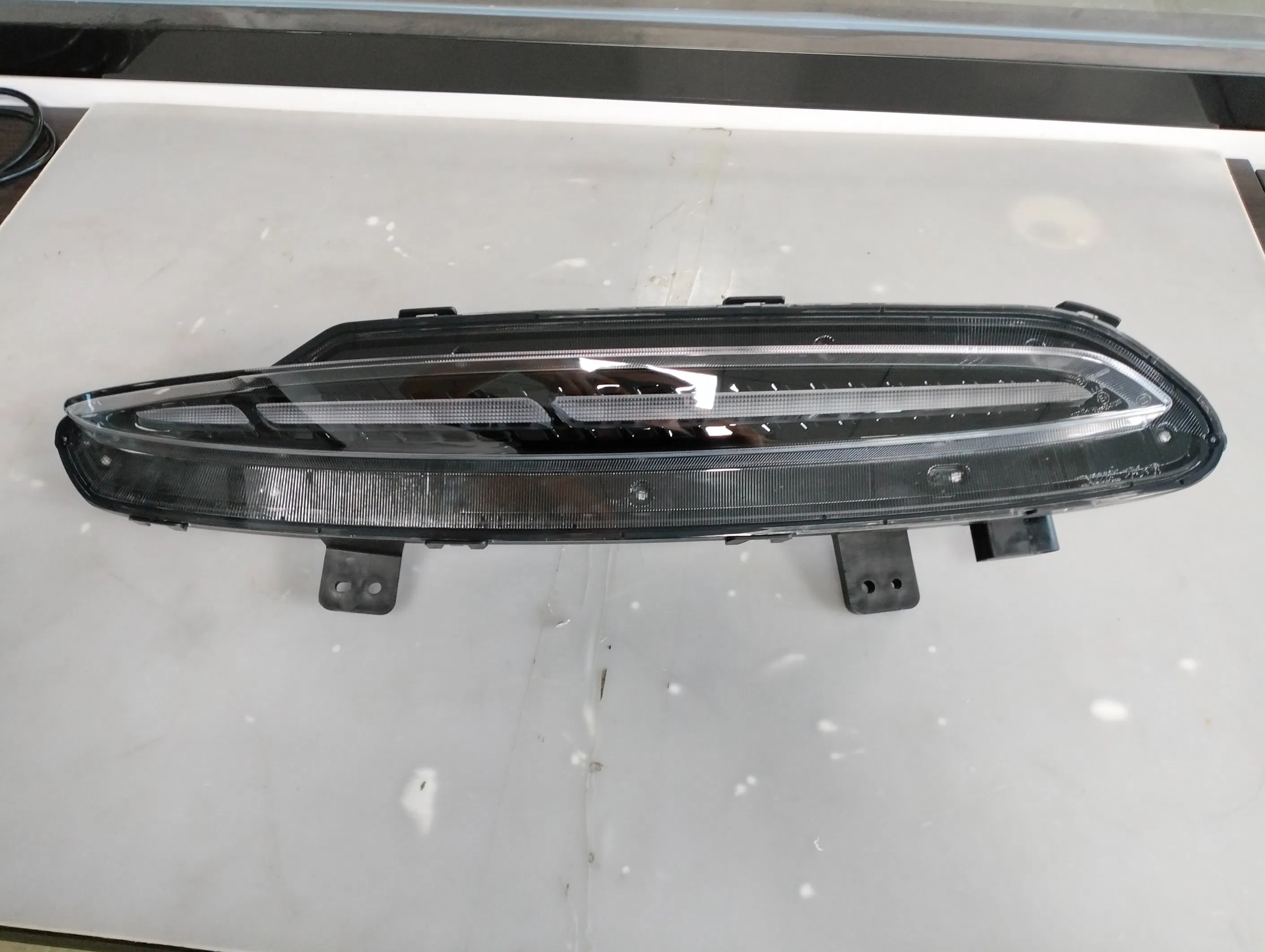 Indonesia Factory Tentrem Bus Parts Headlamp Rear Fog Light Lock Mirror