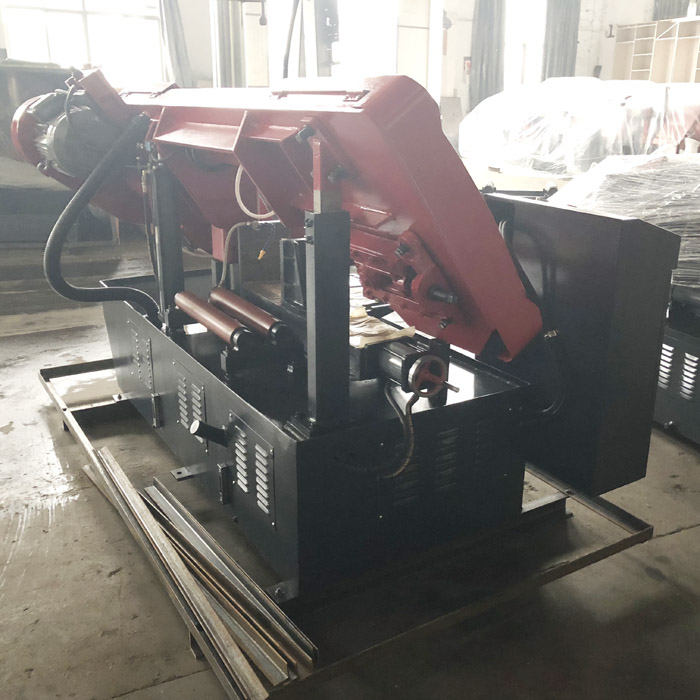 Станок ленточнопильный горизонтальный полуавтоматический промышленный по металлу