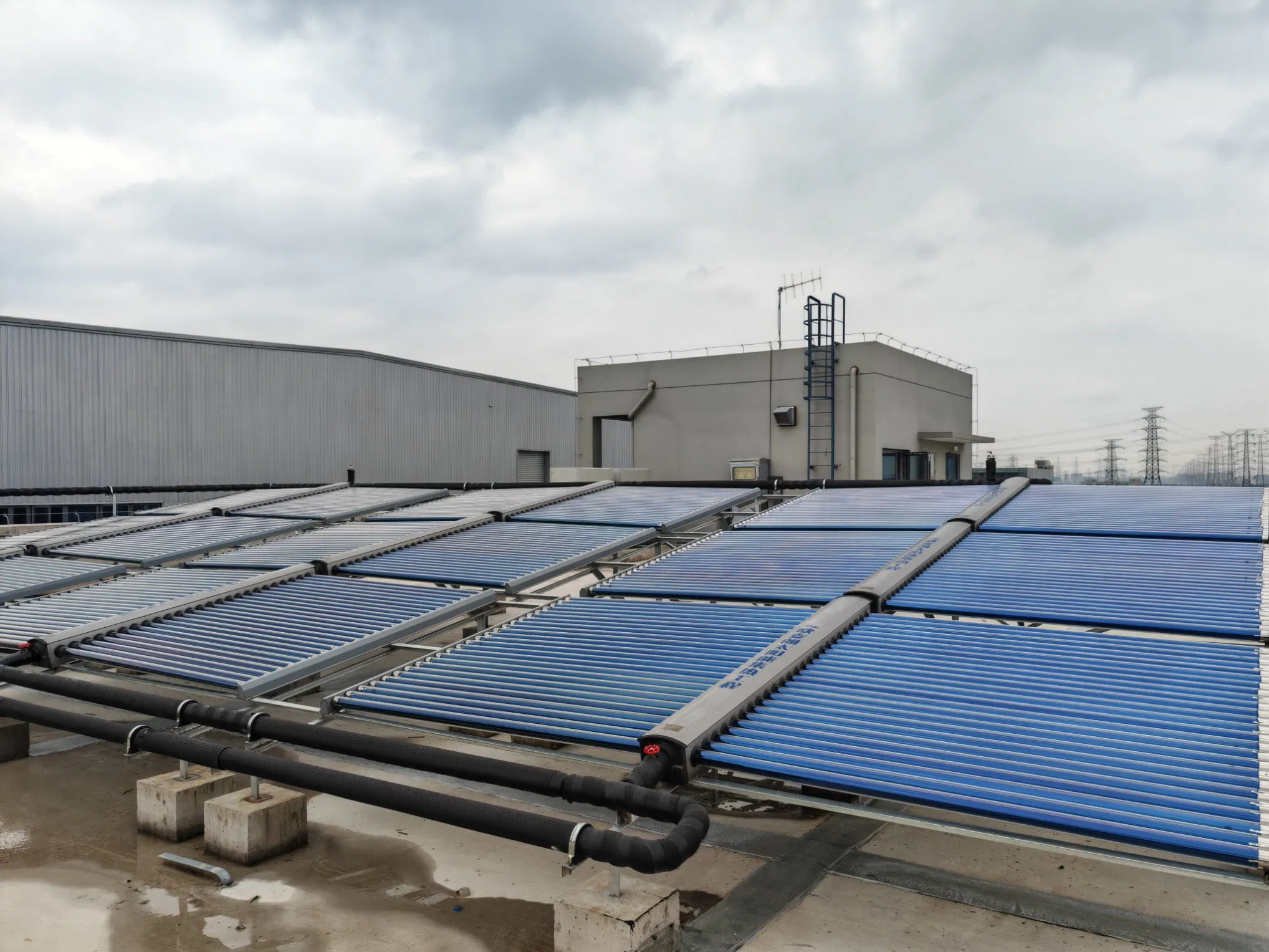 Плоский солнечный водонагреватель Titanflow с медными трубками