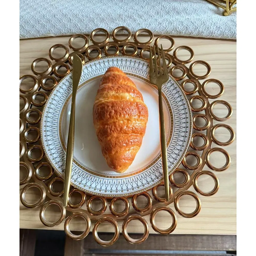 High Quality Electroplating Process PP Material Disposable Plastic Christmas Charger Plate