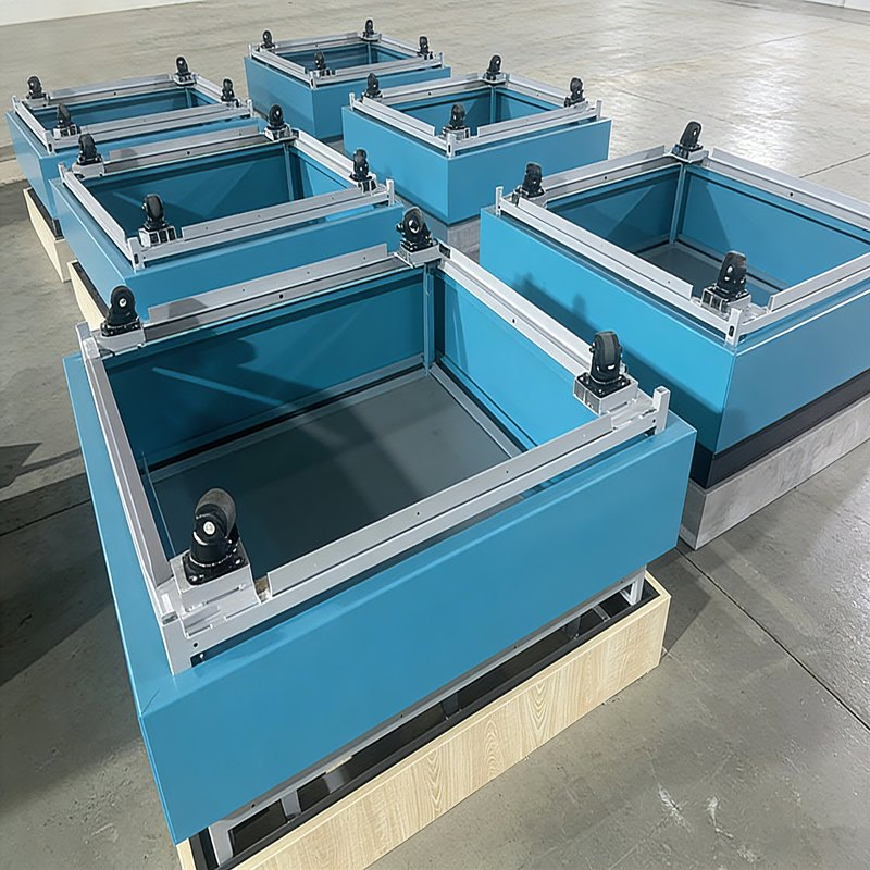 Металлическая напольная стойка для инструмента