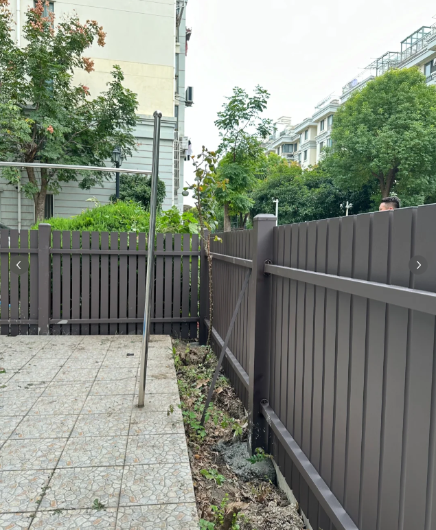 Customized Outdoor Wood Plastic Villa Fence Yard Fence Board Anti-Corrosion Wooden Fence