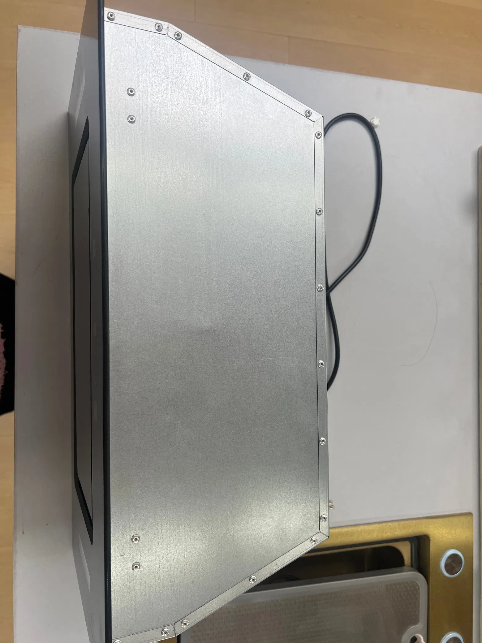 Sleek Stainless Steel Built-in Kitchen Range Hood for Modern Homes, Ensuring Powerful, Ultra-Quiet, and Effortless Ventilation Performance