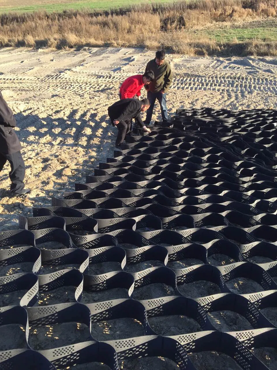 Textured with Holes HDPE Cellular Confinement System Honeycomb Geocell