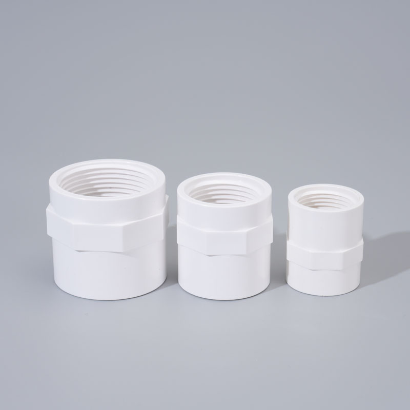 UPVC резьбовой адаптер с внутренней резьбой для труб