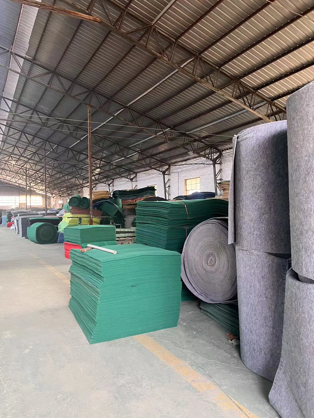 Green Sponge Scourer Washing Pads in Kitchen Dish Cleaning