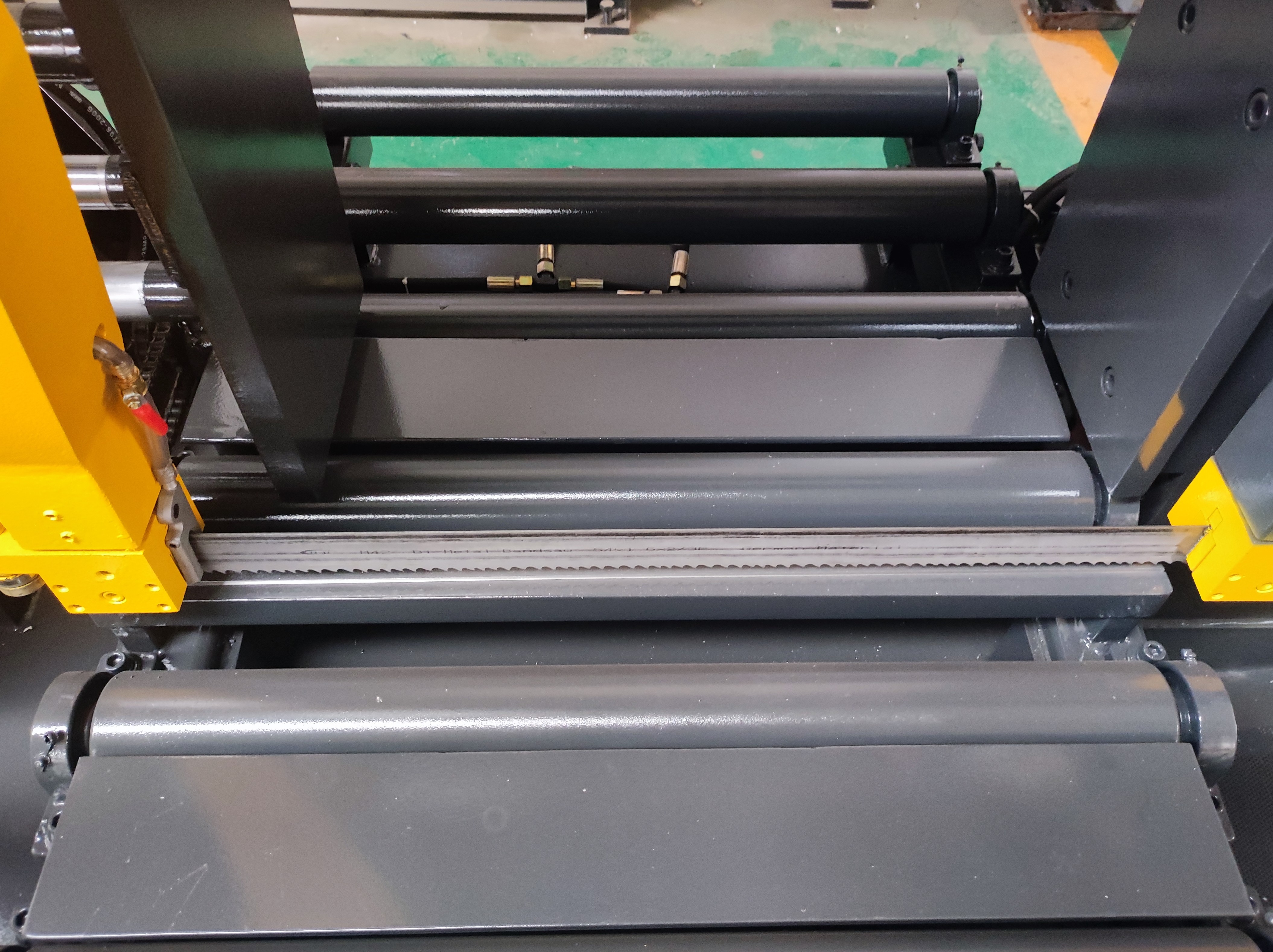 Станок ленточнопильный автоматический промышленный двухстоечный GB4220