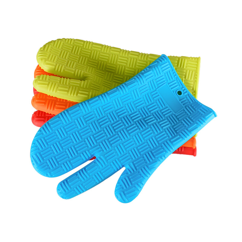 Premium Silicone Oven Mitts for Safe BBQ and Baking