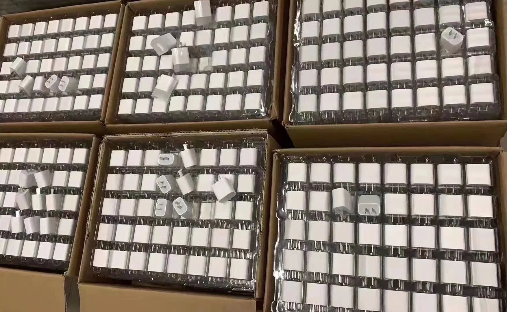 Us Stylish Electronic Accessories High Output Mobile Charger USB Charger Cable