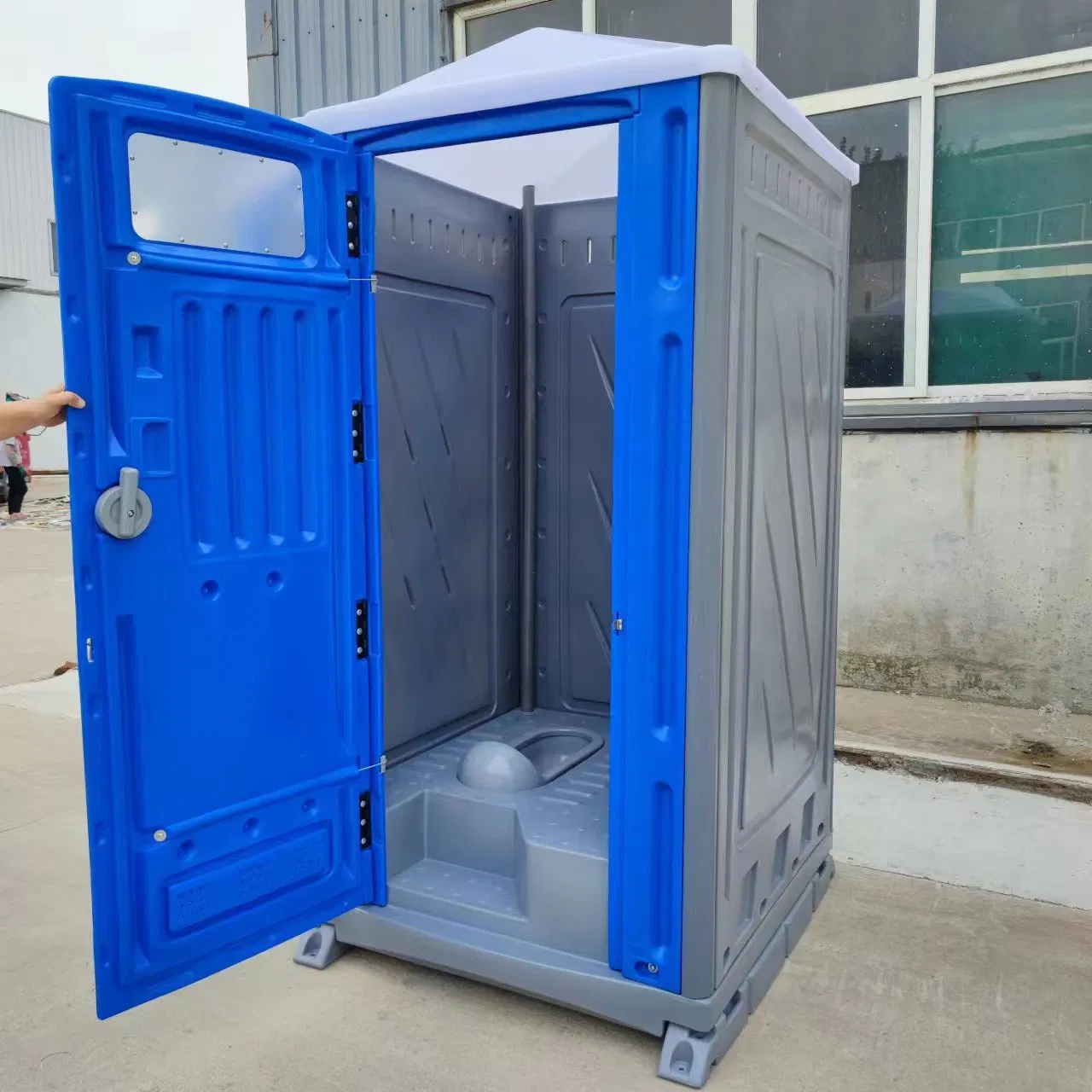 Direct Factory Chinese Manufacturer! Durable Rotomolded PE Toilet Seated Plastic Mobile Toilet Portable Outdoor Toilet
