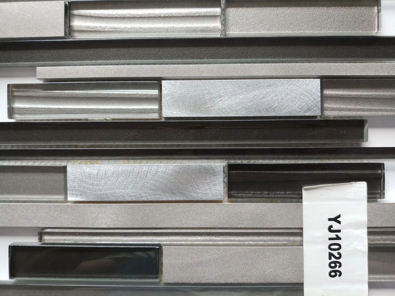 Color Combinations Living Room Decorative Glass Aluminum Mixed Strip Tile Mosaic