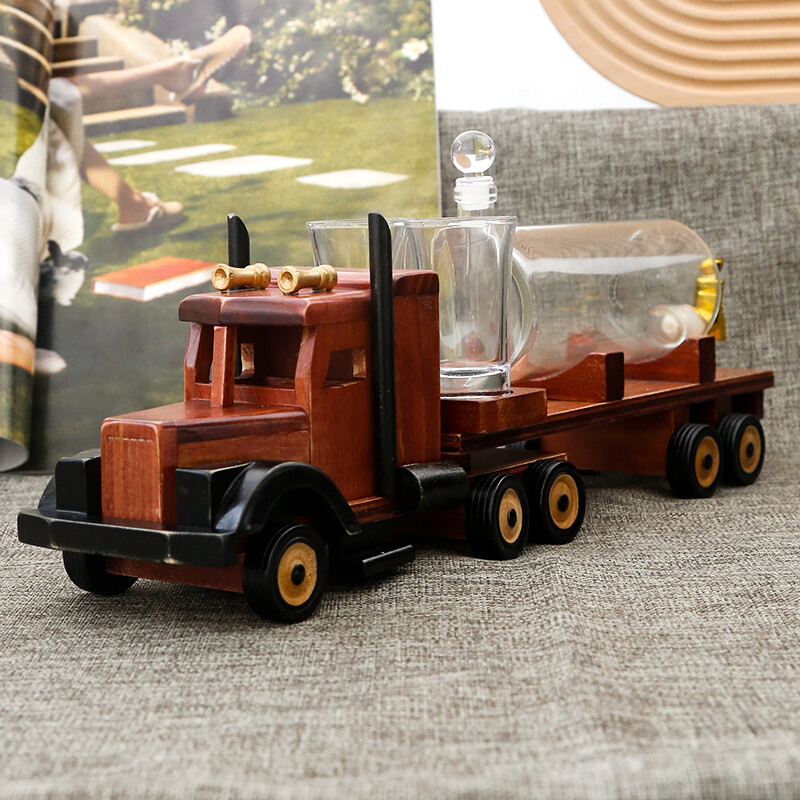 High Quality Unique Loader Design Lead Free Crystal Glass Classic Whisky Decanter Bottle with Custom Logo Option Luxury