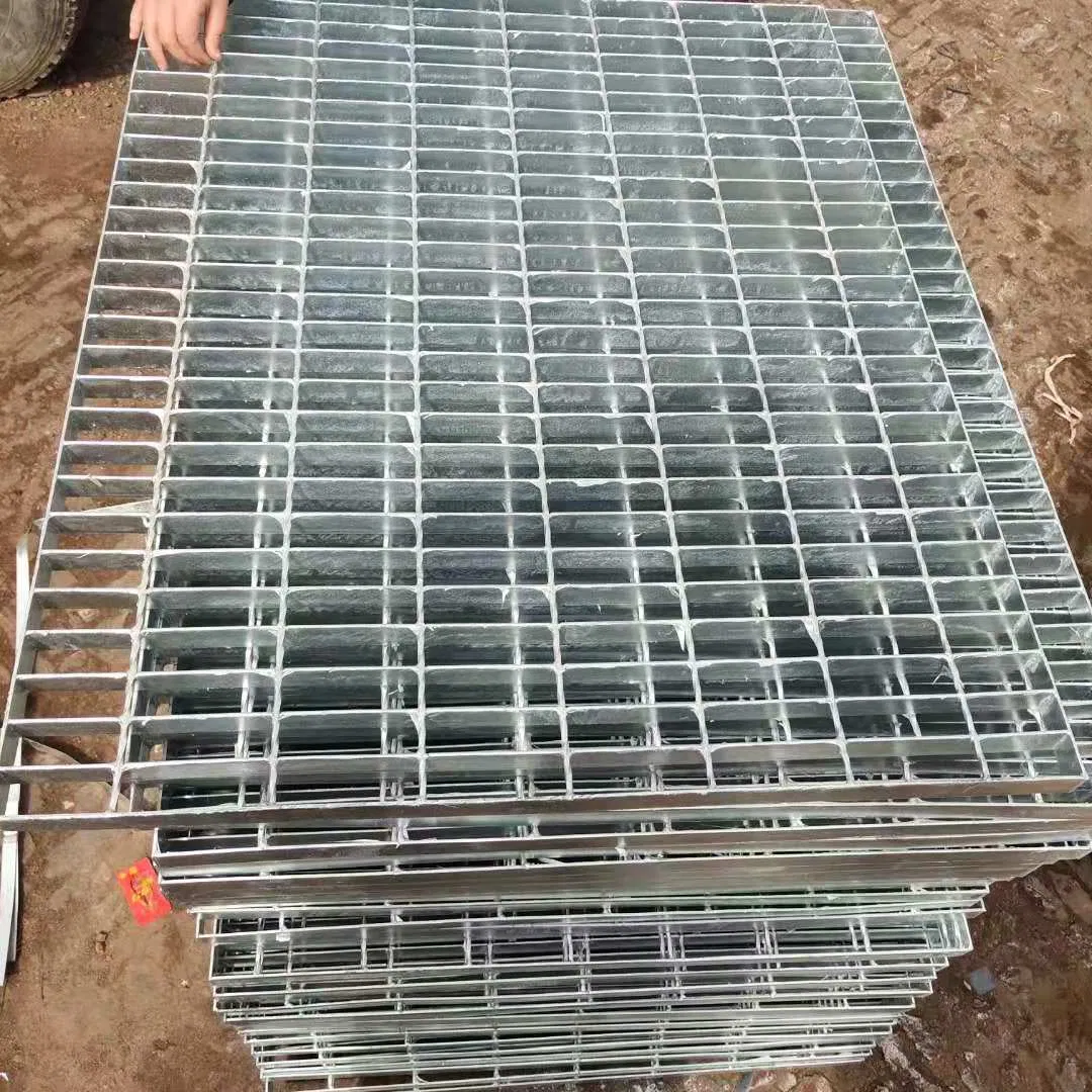 Hot Dipped Galvanized Steel Grating Plasfrom /Gully Cover Steel Grating