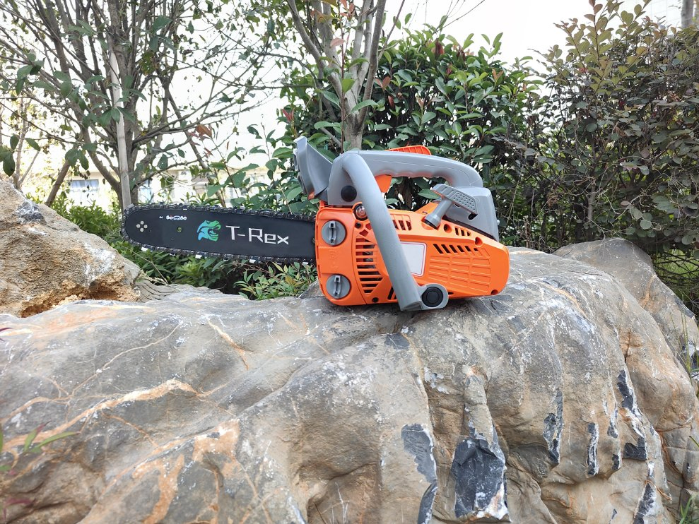 Portable 25cc Gasoline Chainsaw 2-Stroke Mini Chain Saw with 12"Bar for Wood Cutting
