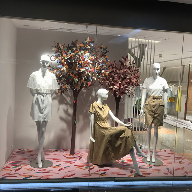 Professional Manufacturing Creative Design Visual Crafts Brand Window Display