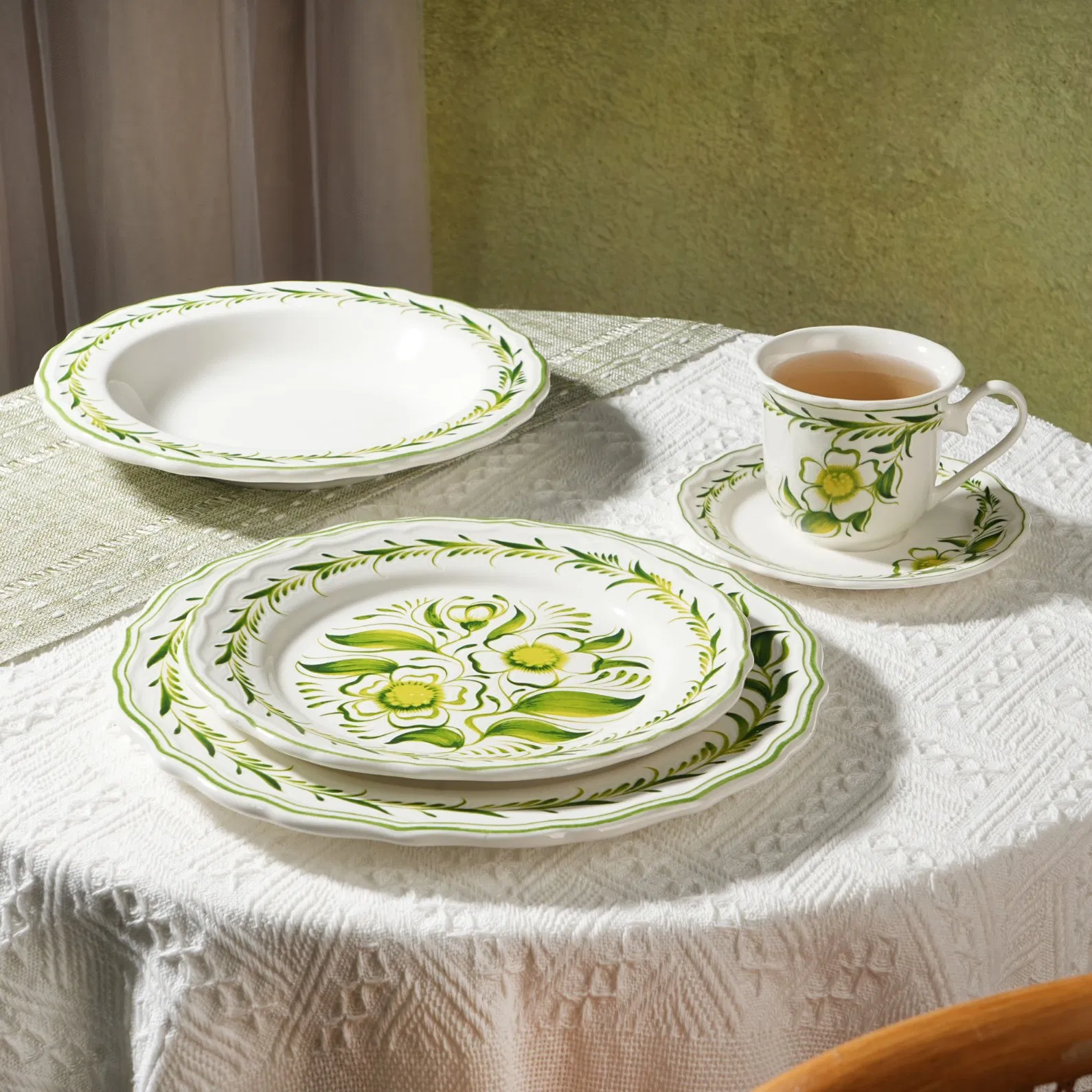 20-Piece Modern Inglaze China Green Dinner Plates Tableware Ceramic Dinnerware Set