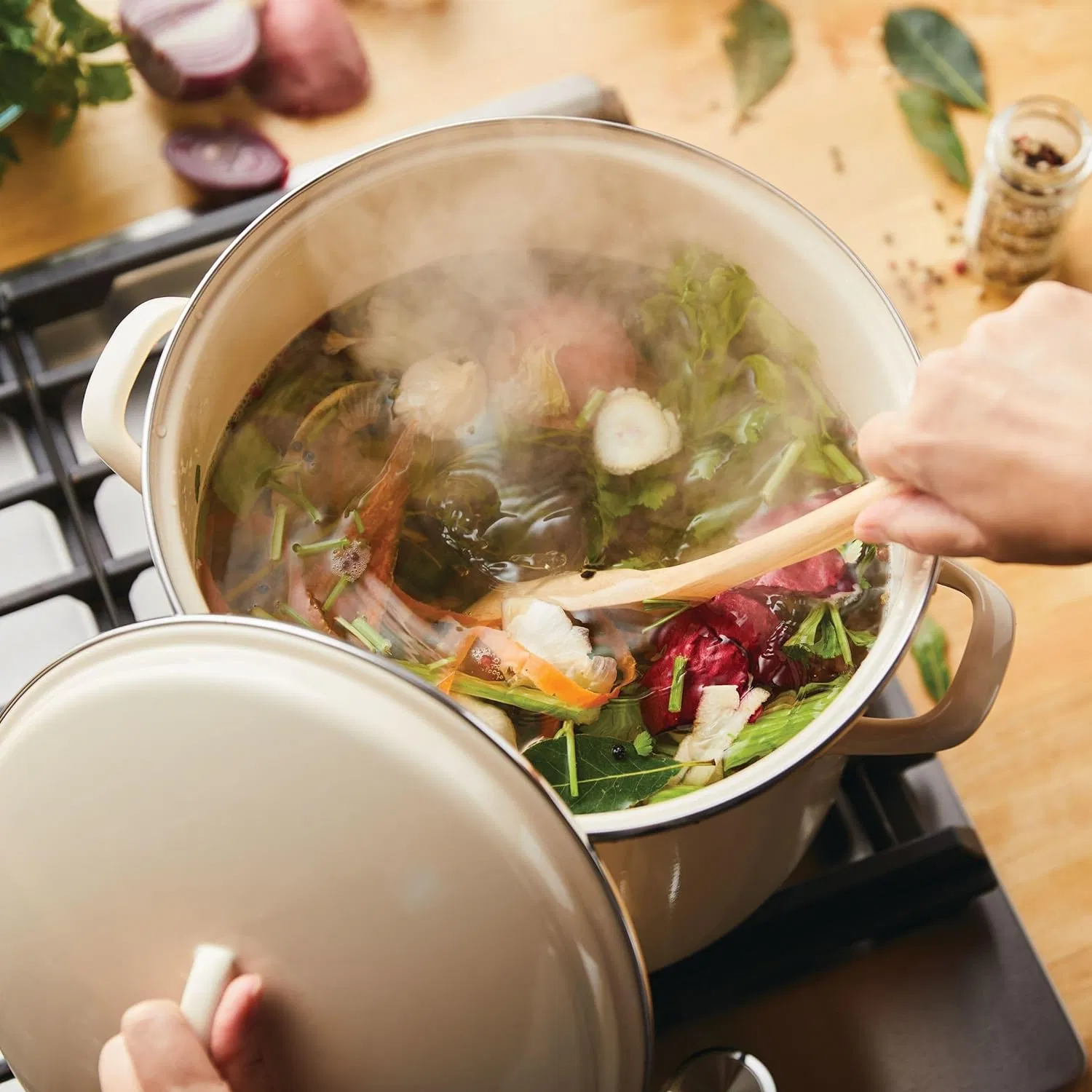 Enamel on Steel Stockpot with Lid, Induction Suitable, 12 Quart, Almond Cream