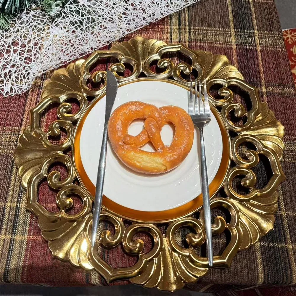 Fine Detailing 380g Net Weight PP Material Disposable Plastic Event Charger Plate