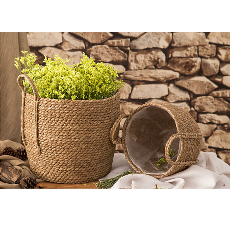 Плетёная корзина-кашпо для цветов в европейском стиле