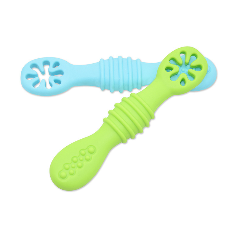 Wholesale SGS Food Grade Silicone Baby Product Customize Baby Feeding Spoon