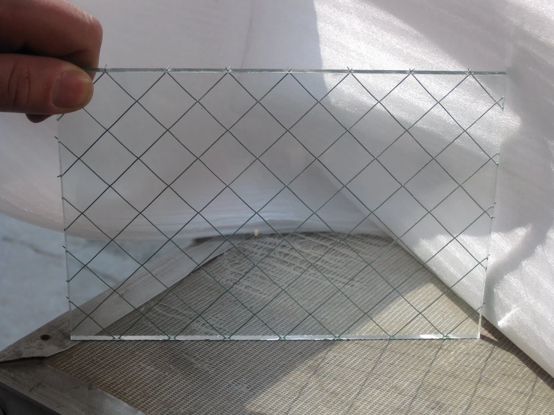 6.8mm Fireproof Polishsed Clear Wired Glass