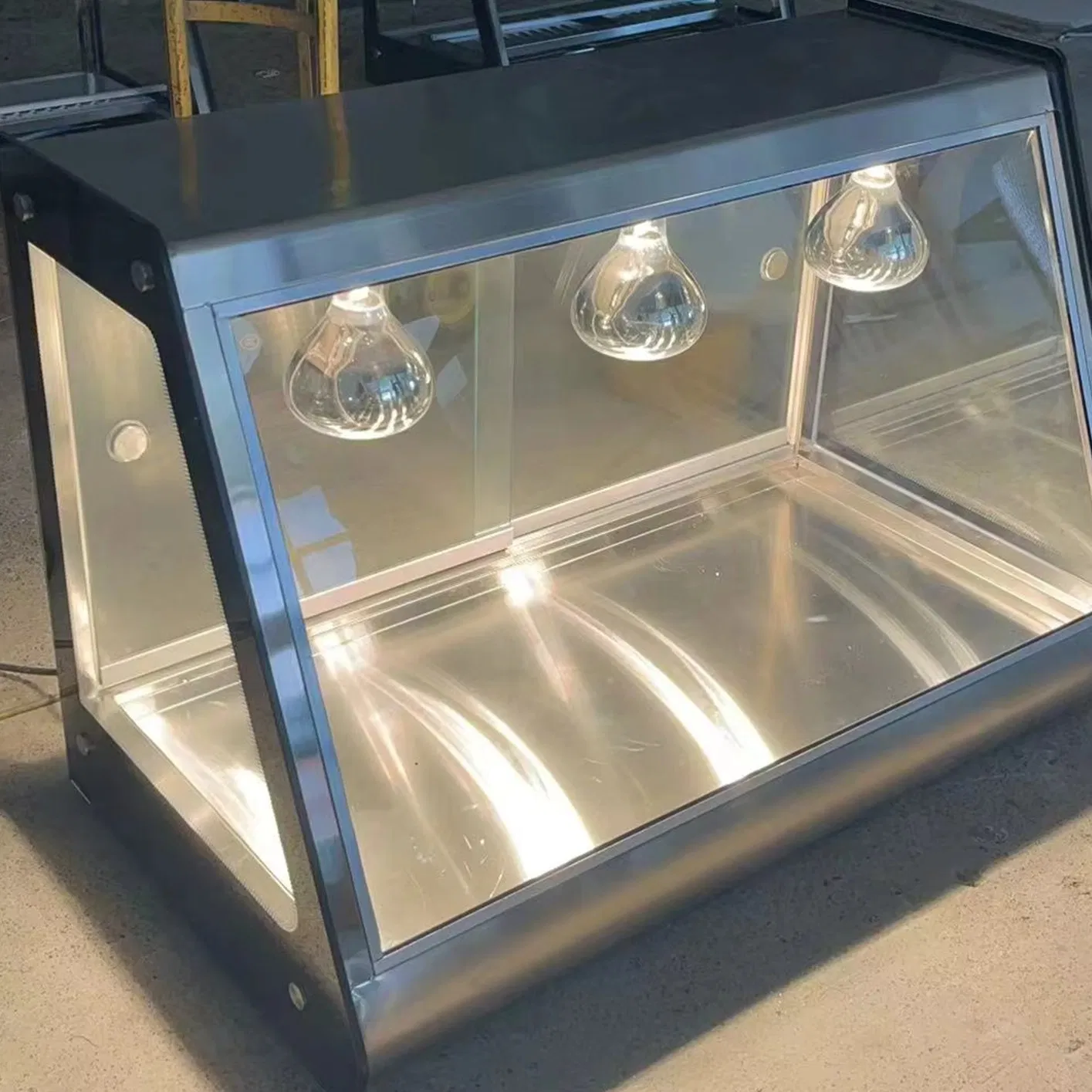 Hot Sale Dual Voltage Operation Food Warmer Display Case Suitable for Domestic and International Use