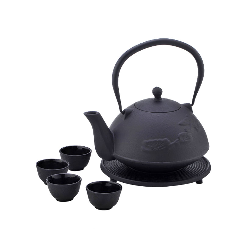 Чайный набор из чугуна с эмалированными чашками