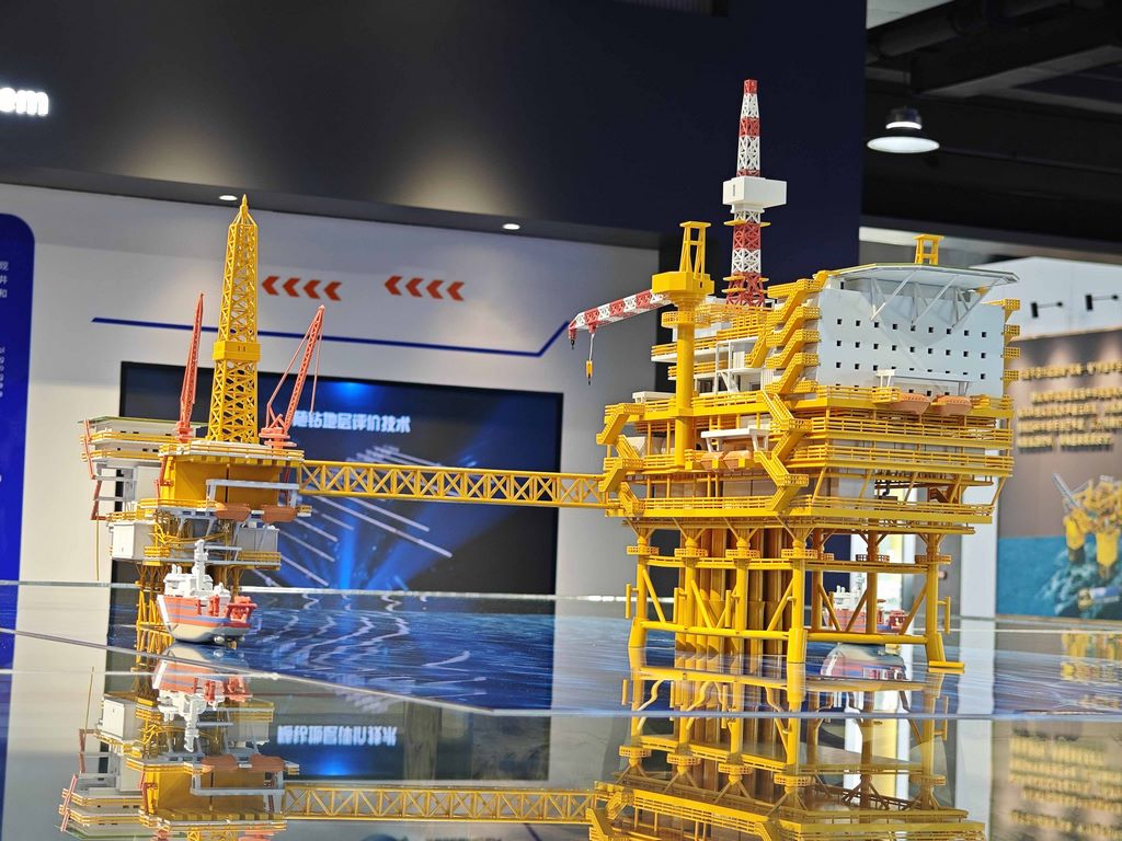 Office-Ready Hand-Made Marine Operation Model Display Sculpture Collection