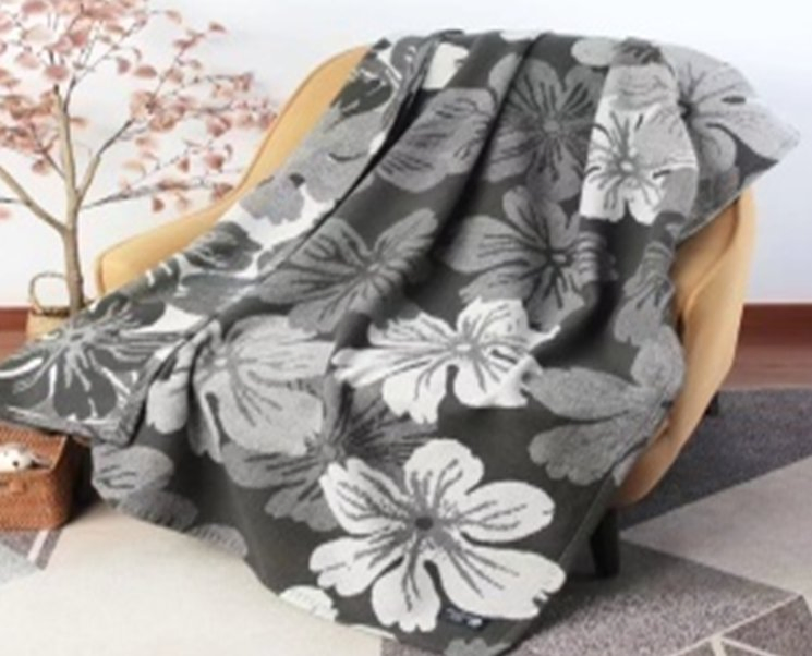 Cashmere Wool Jacquard Flowers Blanket