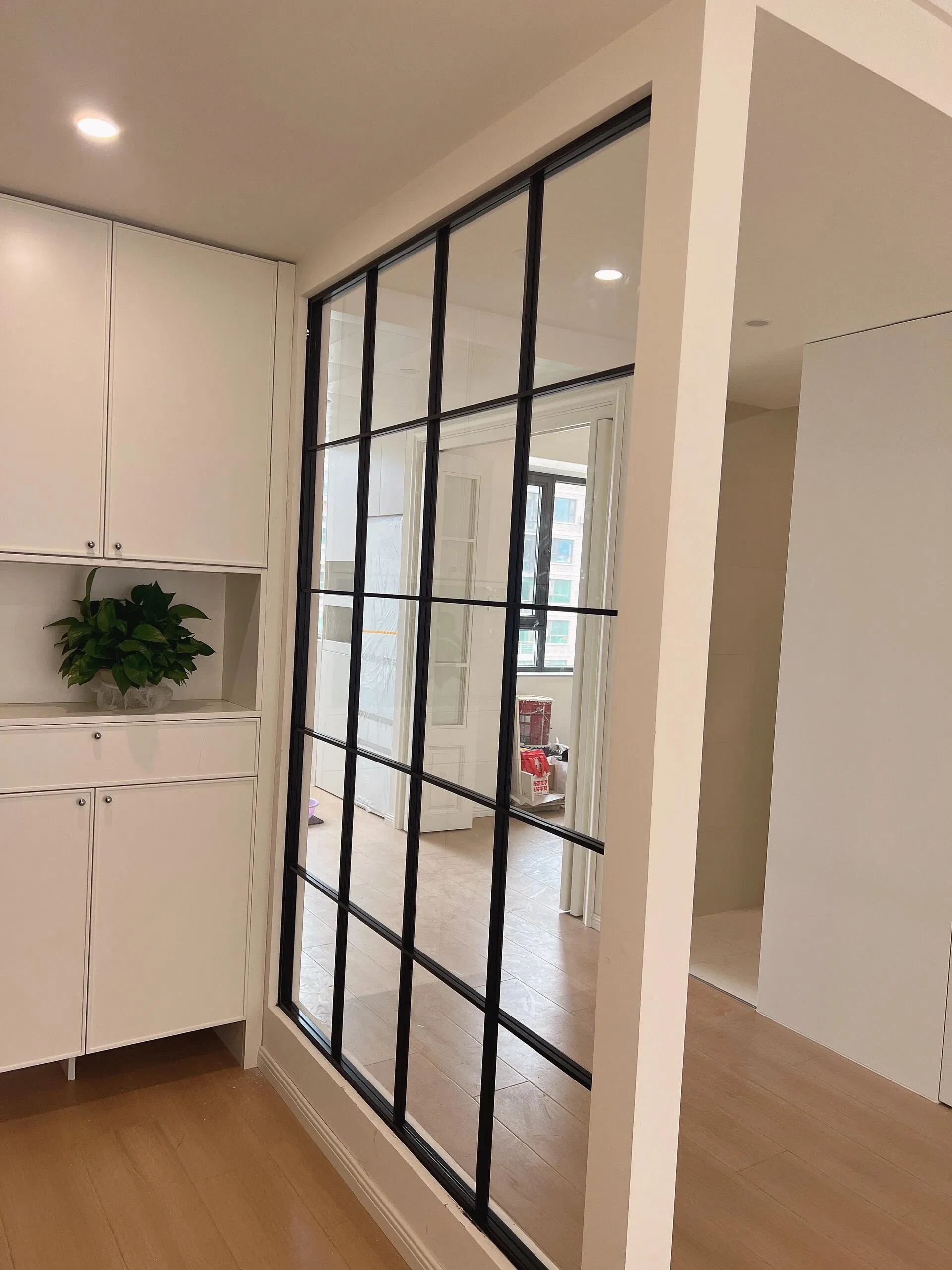 Modern Screens Room Dividers Decorative Metal Wall Panels Movable Glass Living Showcase Metal Room Partition for Living Room