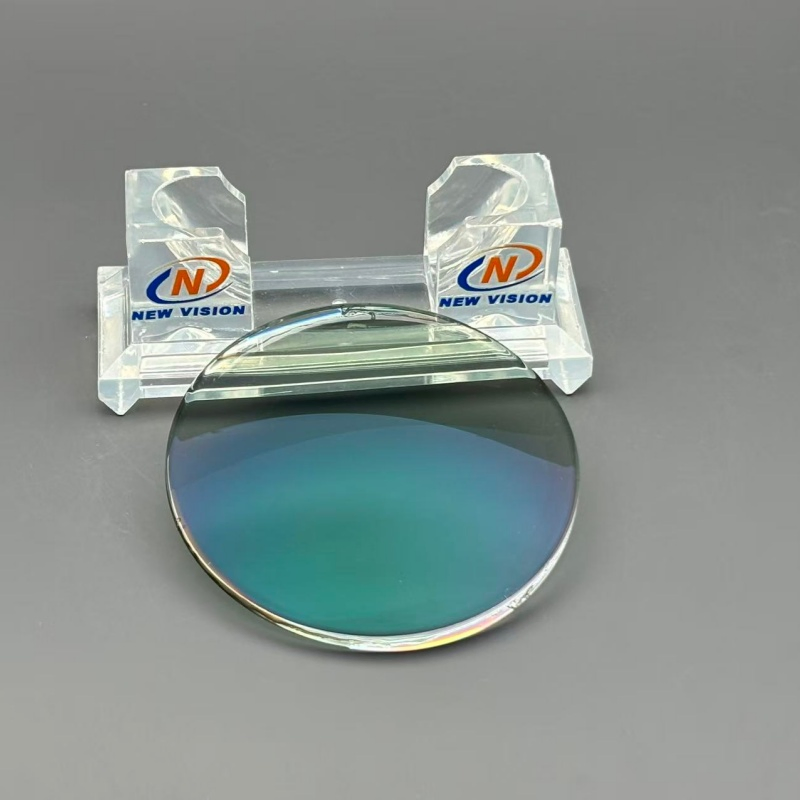 1.60 Mr-8 Blue Cut Photochromic Green Hmc Green 75mm Optical Eyewear Lens