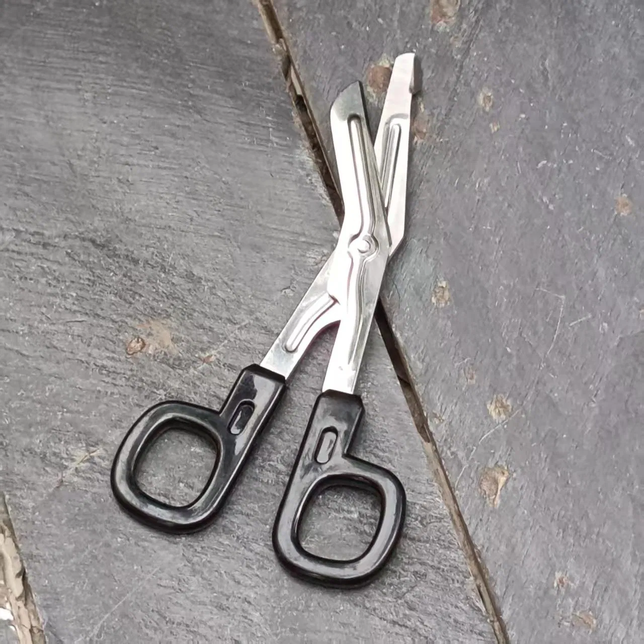 Sharp Heat Treated Unfolded Design Smooth Bandage Scissor