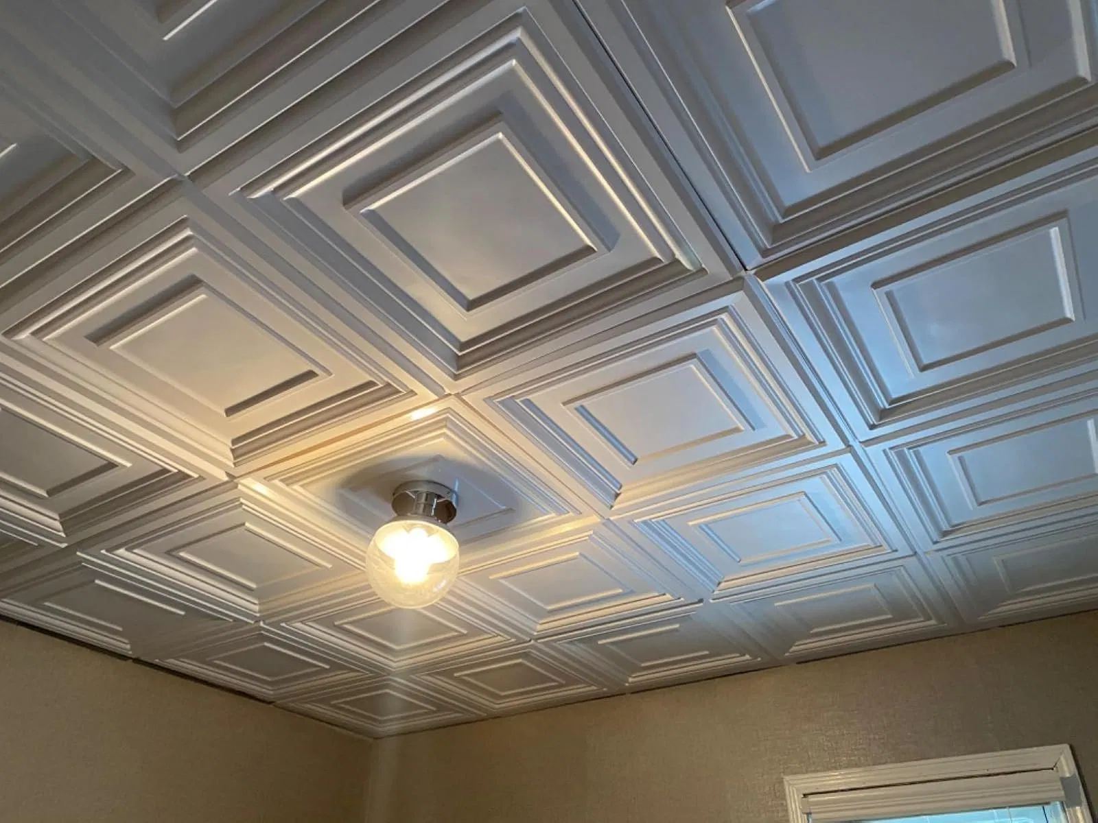 Потолочные плиты ПВХ 3D 60x60 см, белые