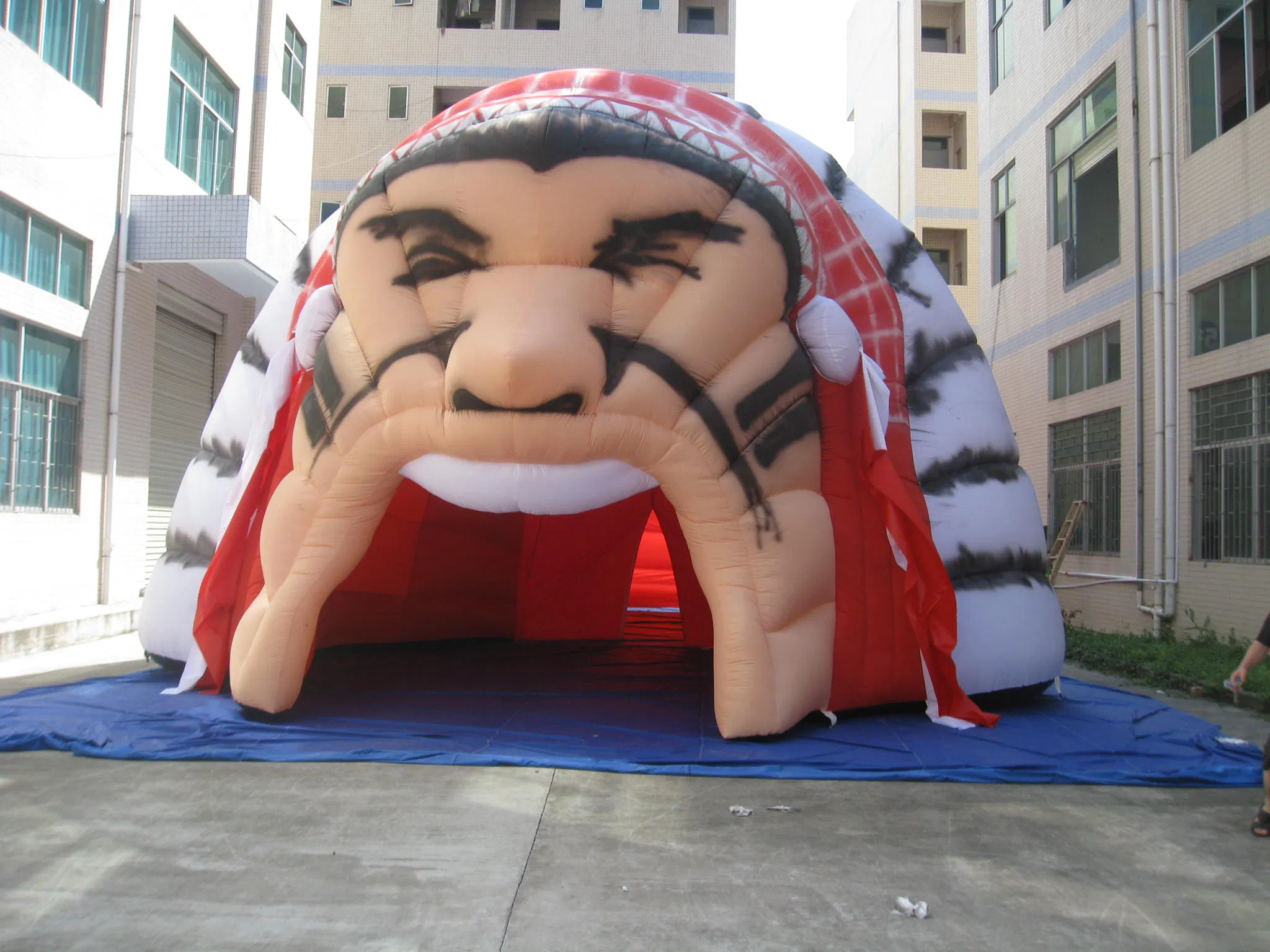 2023new Popular Inflatable Bear Tunnel